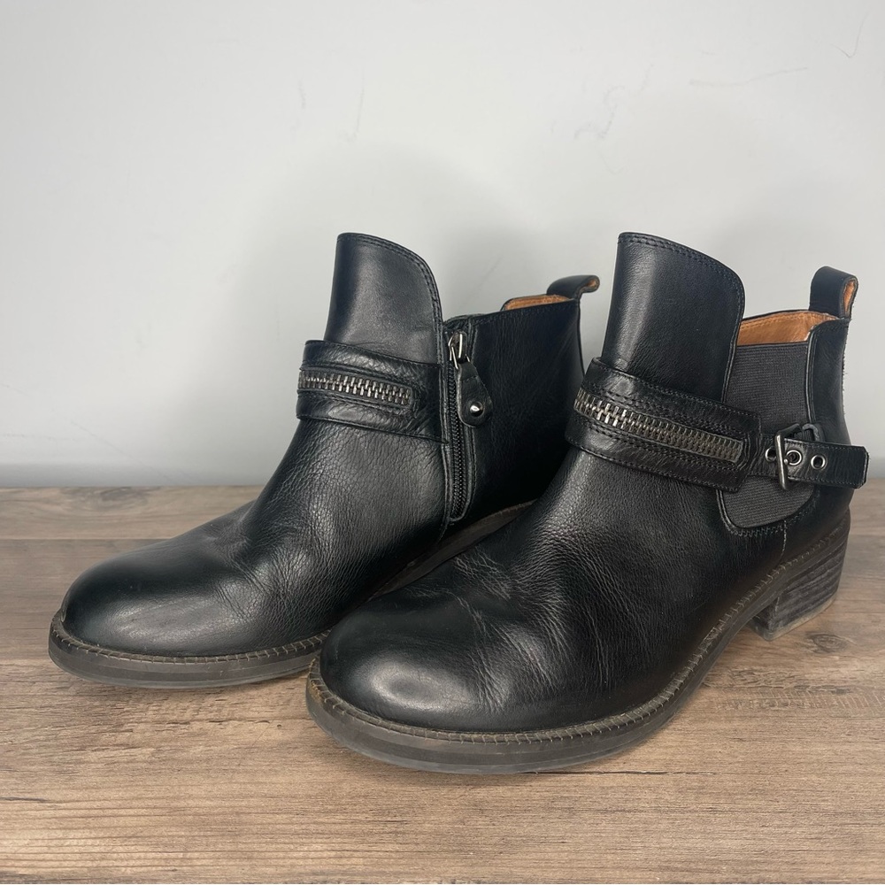 Women’s Kenneth Cole Gentle Souls Penny black leather moto boots size 7.5